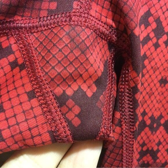 LULULEMON ATHLETICA Sport Capris - Picture 4 of 6